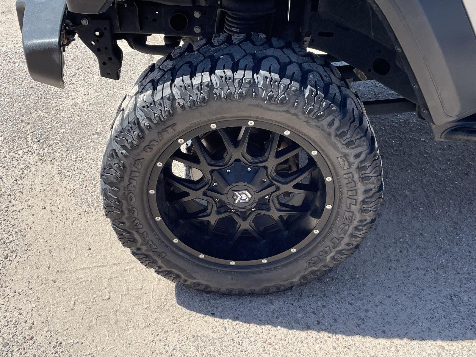 Vehicle photo 10