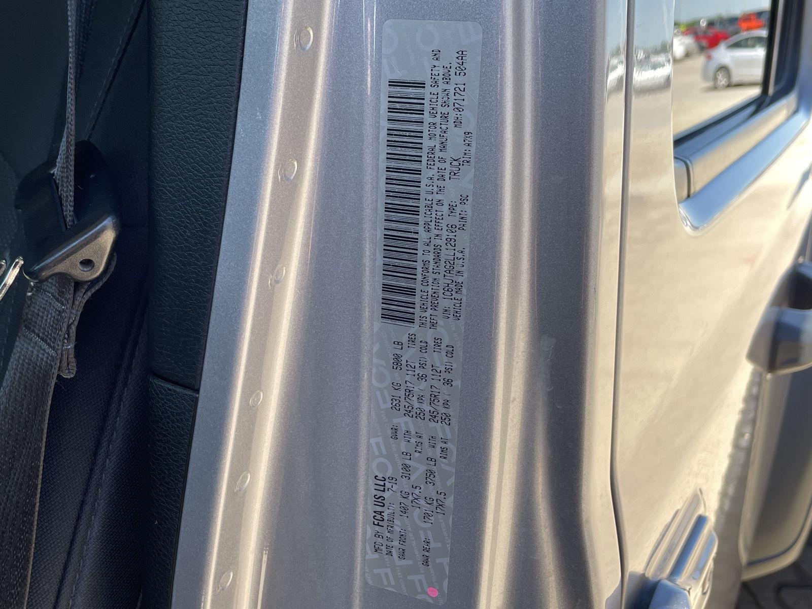 Vehicle photo 11