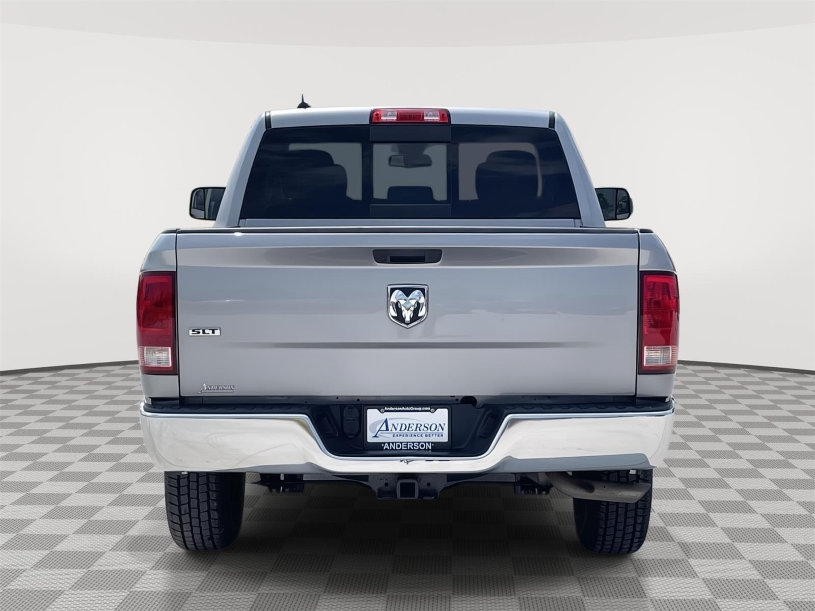 Vehicle photo 5