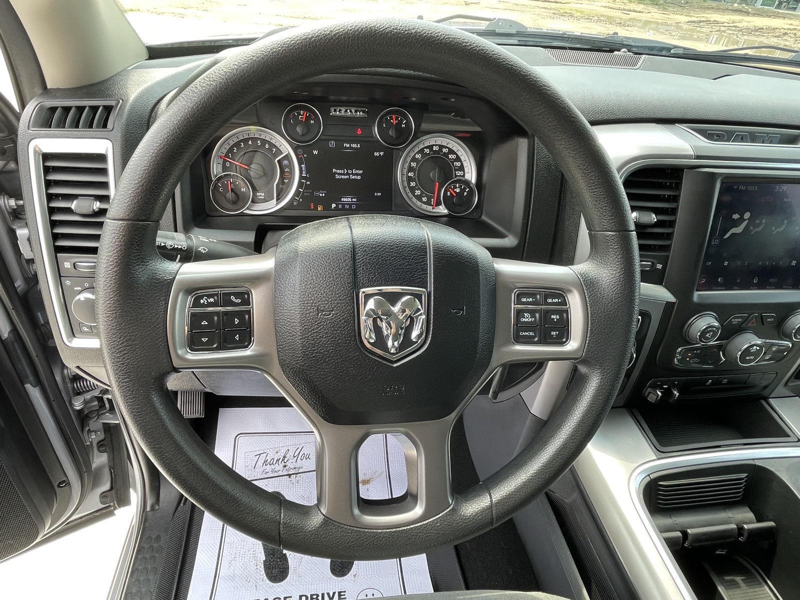 Vehicle photo 11