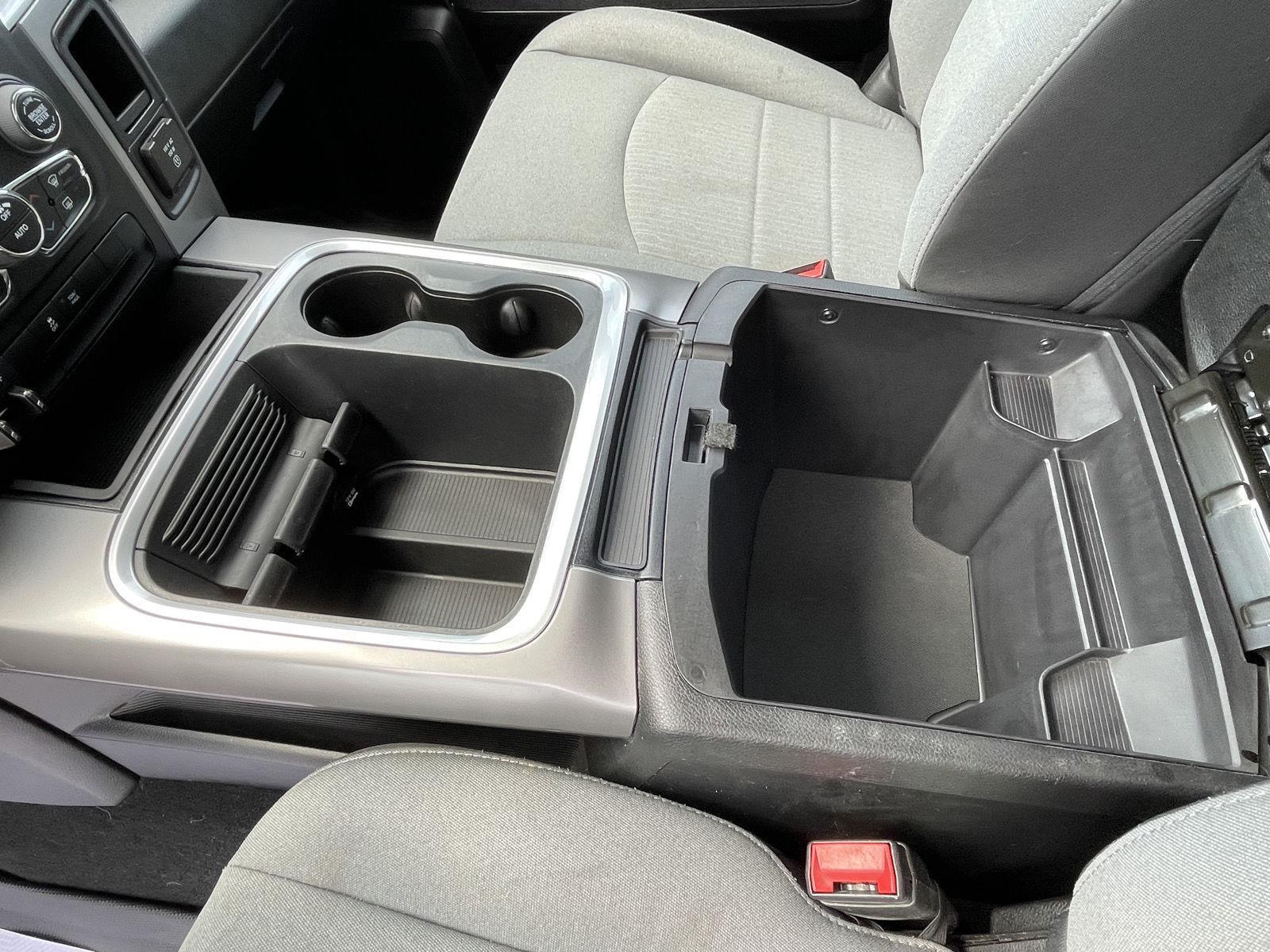 Vehicle photo 13