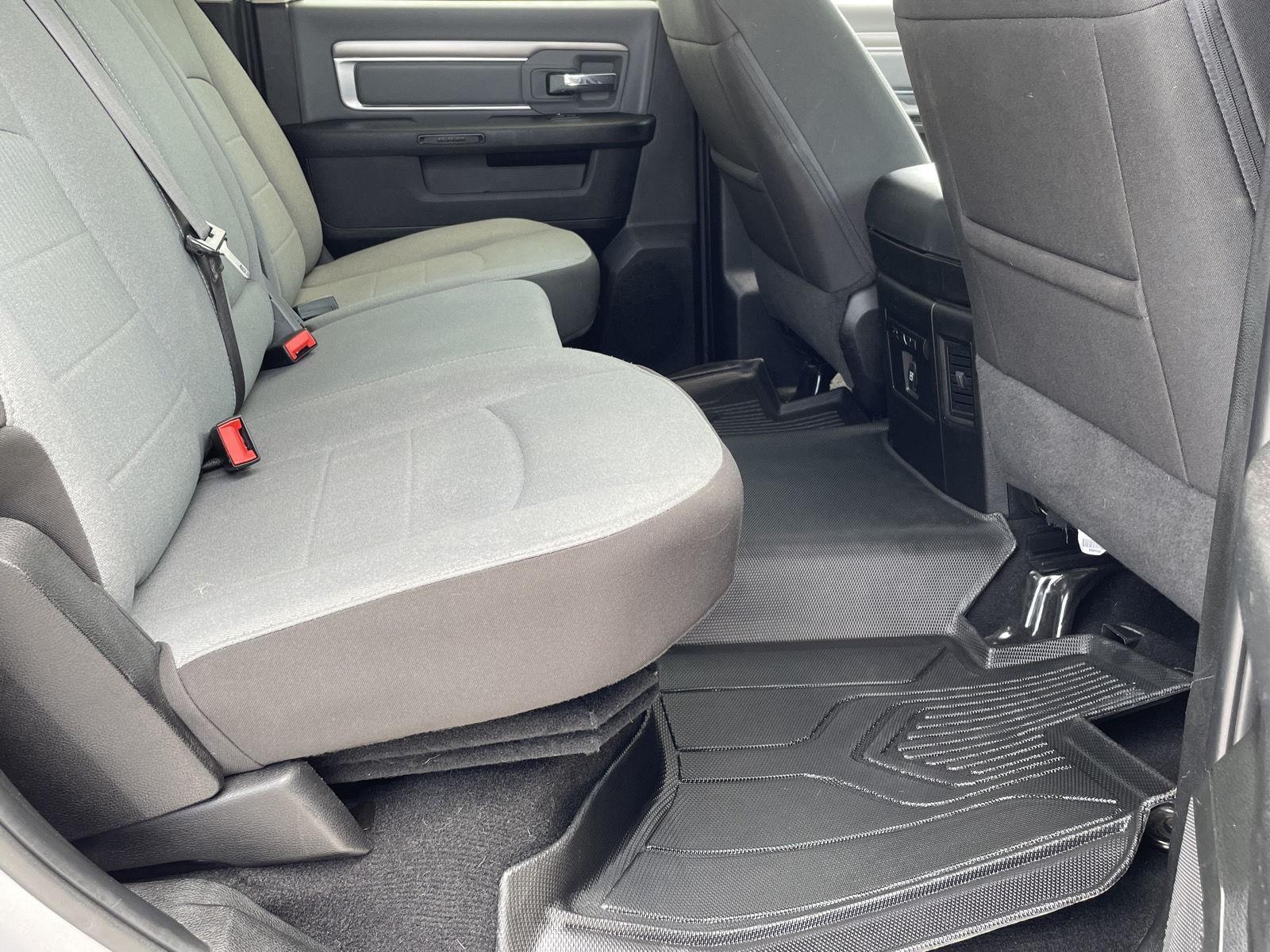 Vehicle photo 16