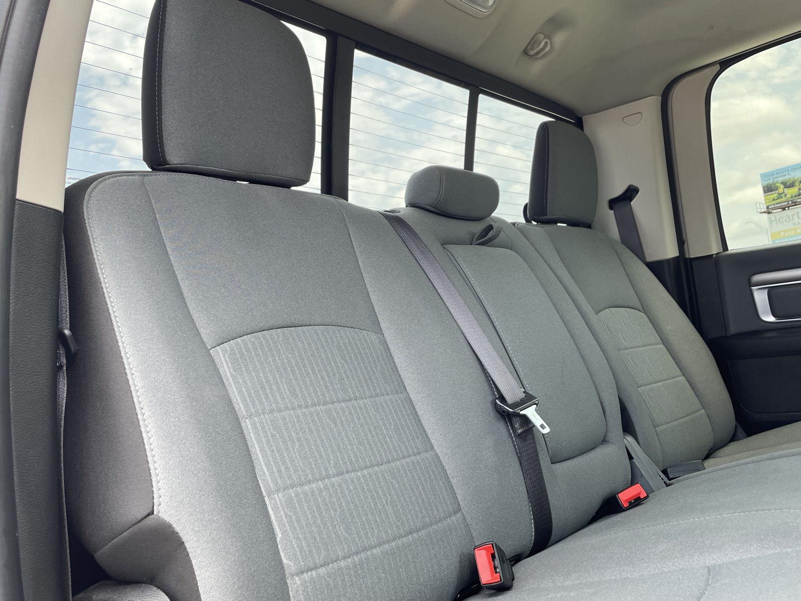 Vehicle photo 17