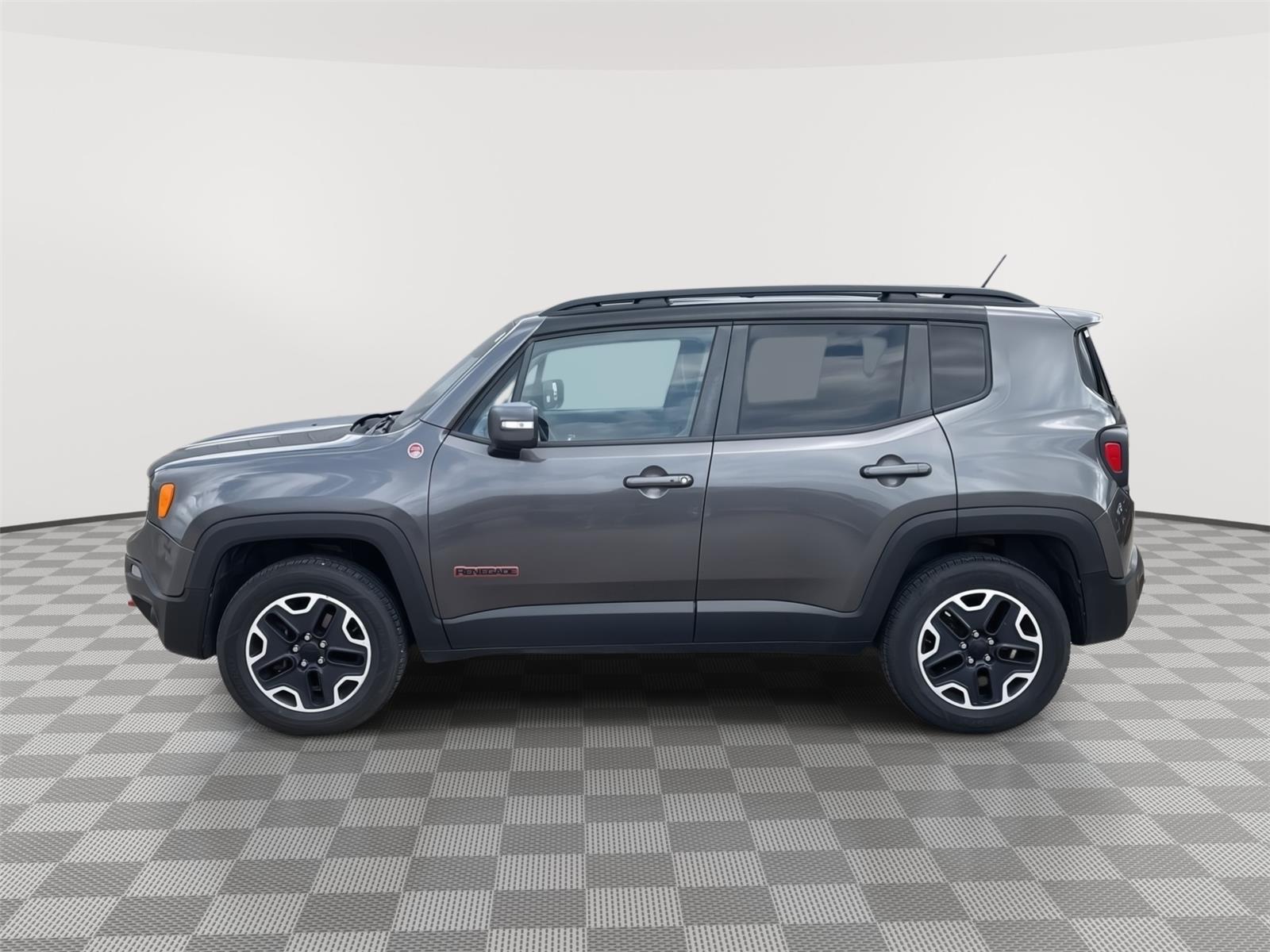 Vehicle photo 2