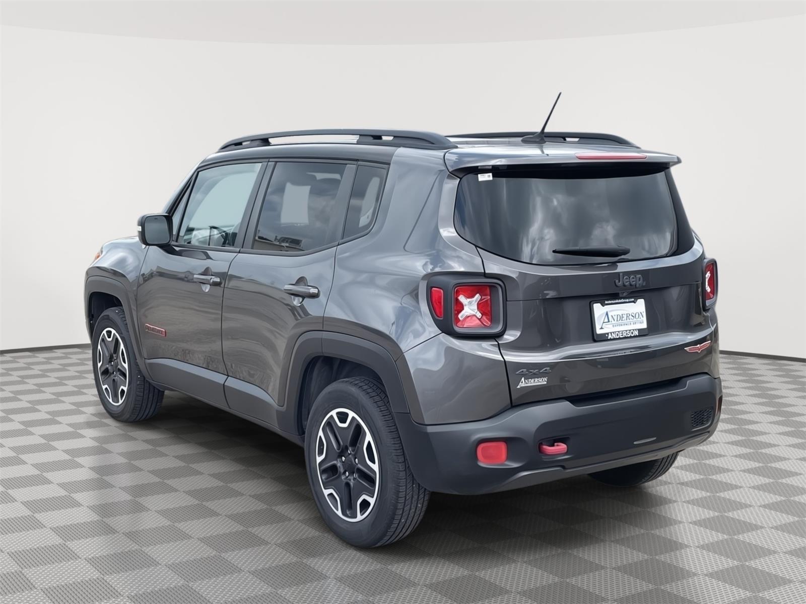 Vehicle photo 4