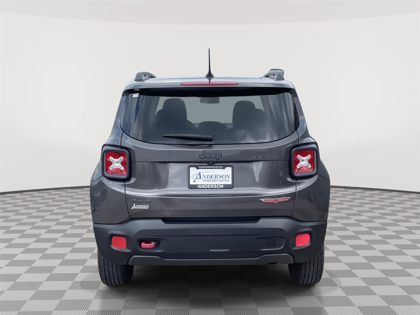 Vehicle photo 5