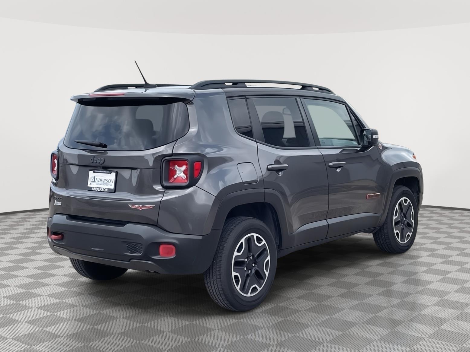 Vehicle photo 6