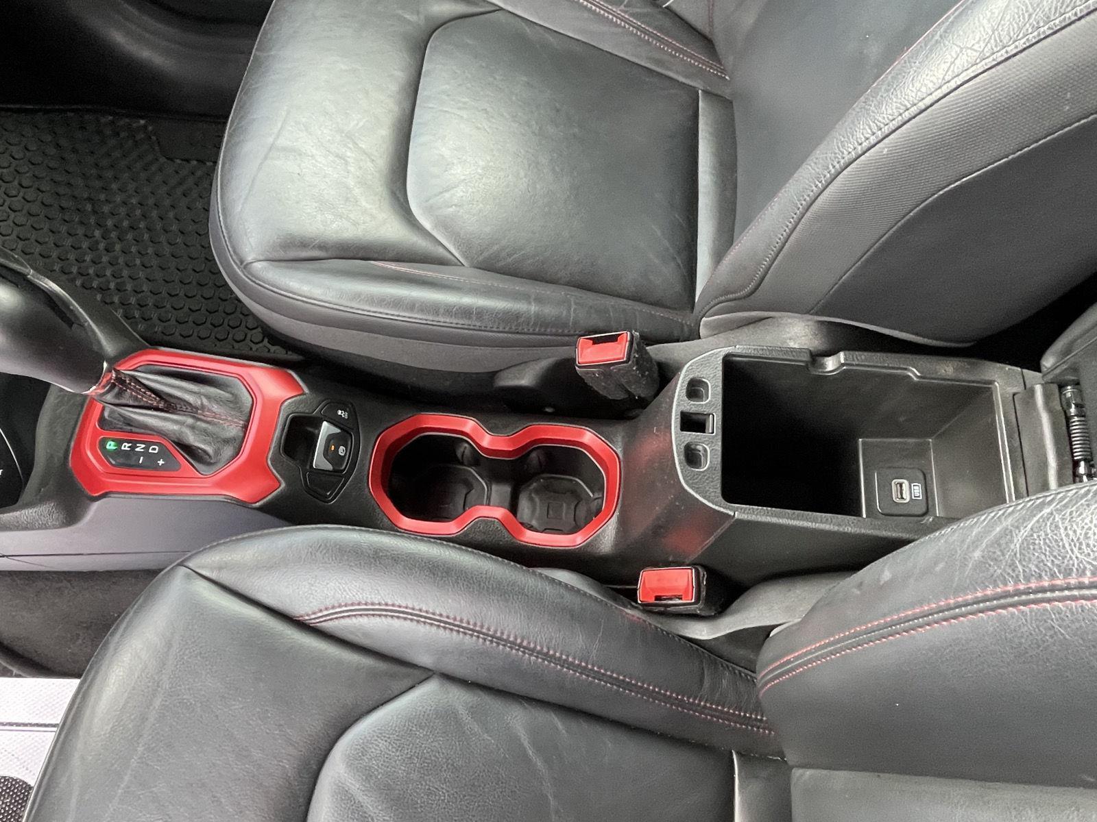 Vehicle photo 15