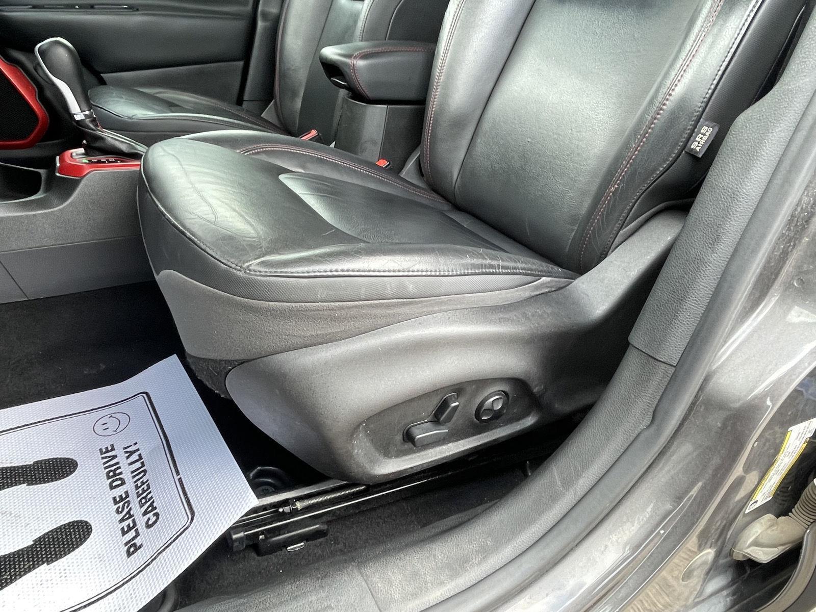 Vehicle photo 16