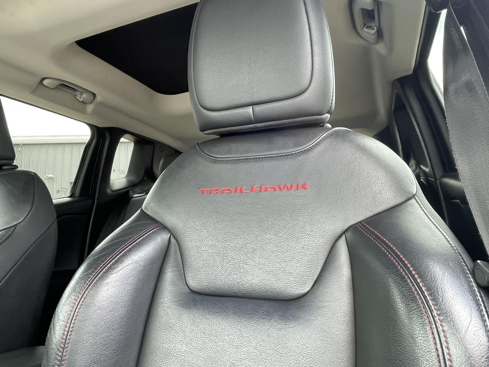 Vehicle photo 17