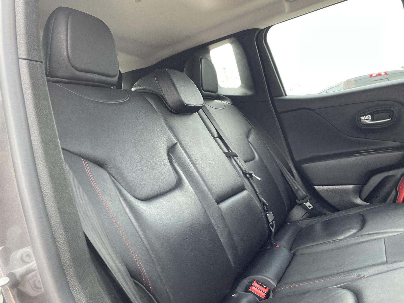 Vehicle photo 20