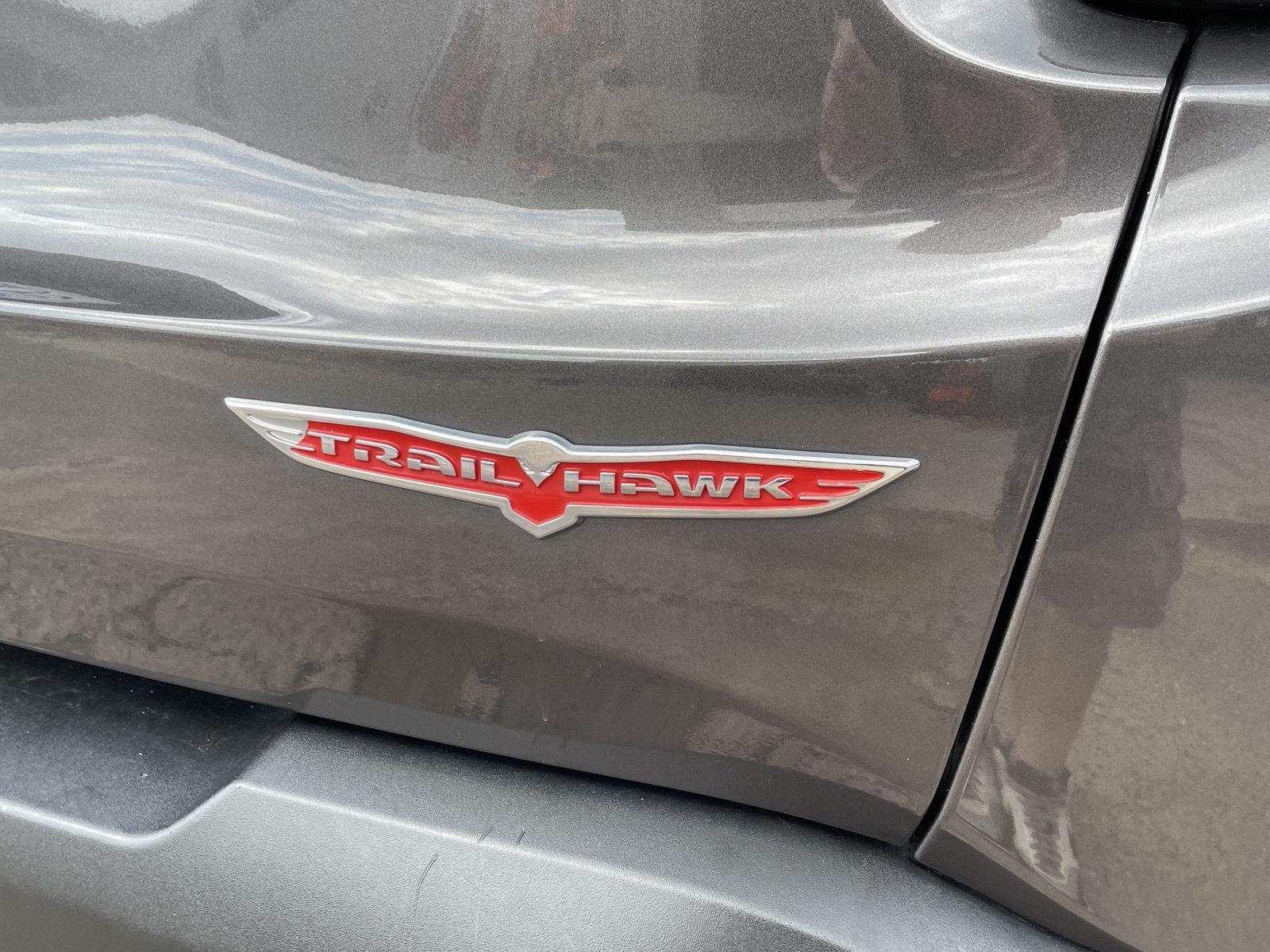 Vehicle photo 23