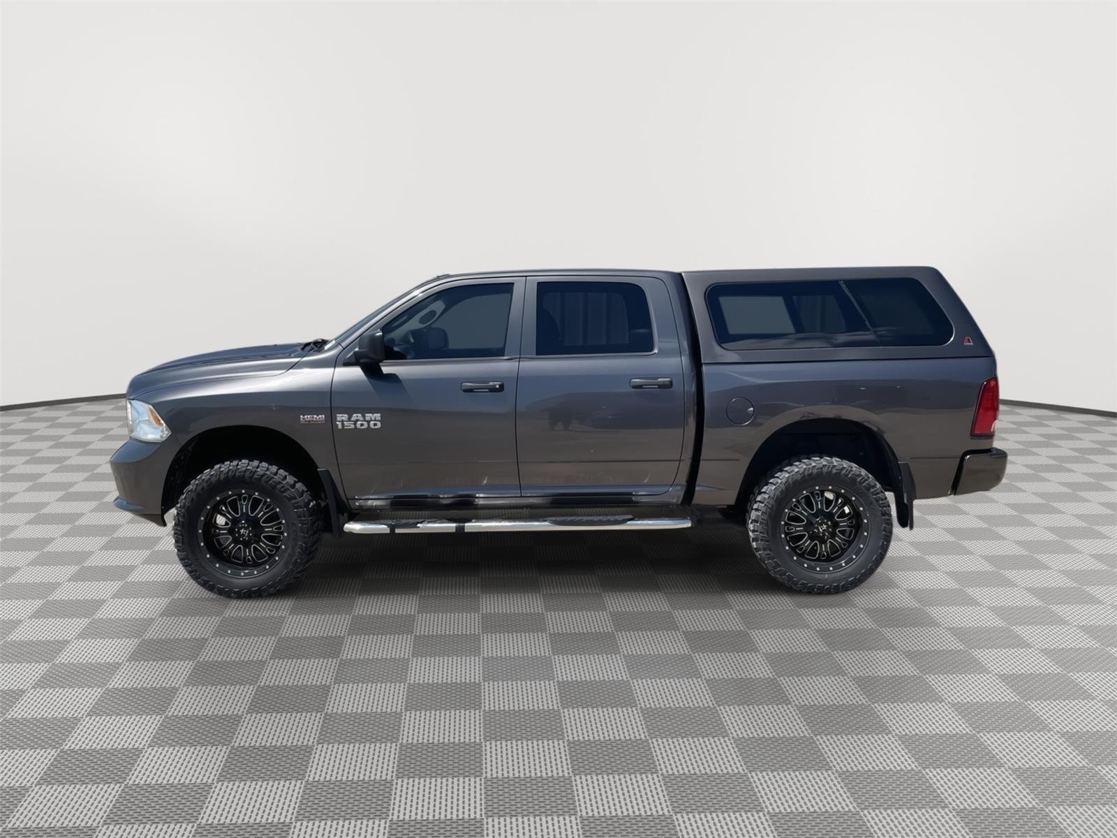 Vehicle photo 2