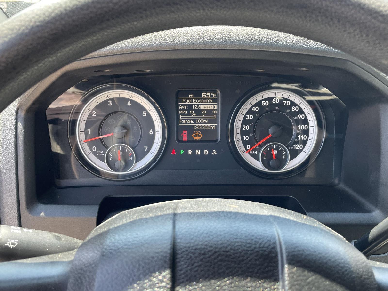 Vehicle photo 3