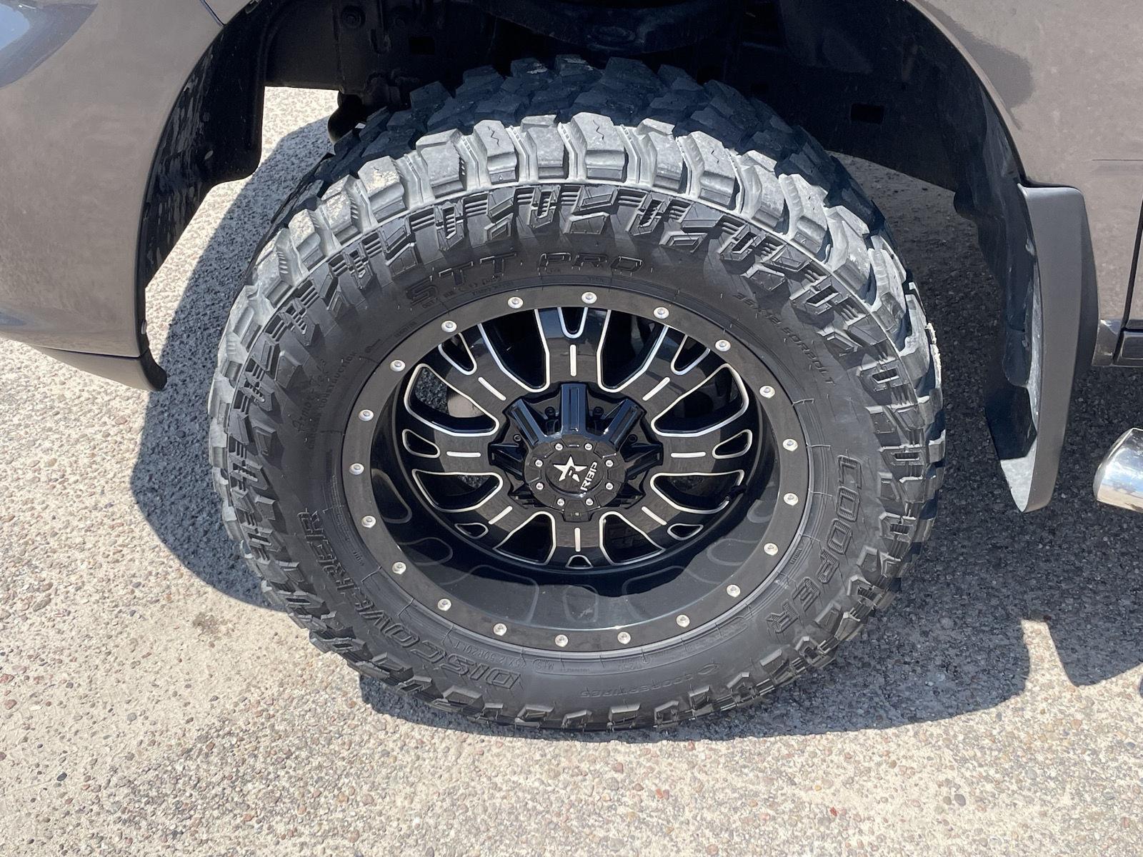 Vehicle photo 10