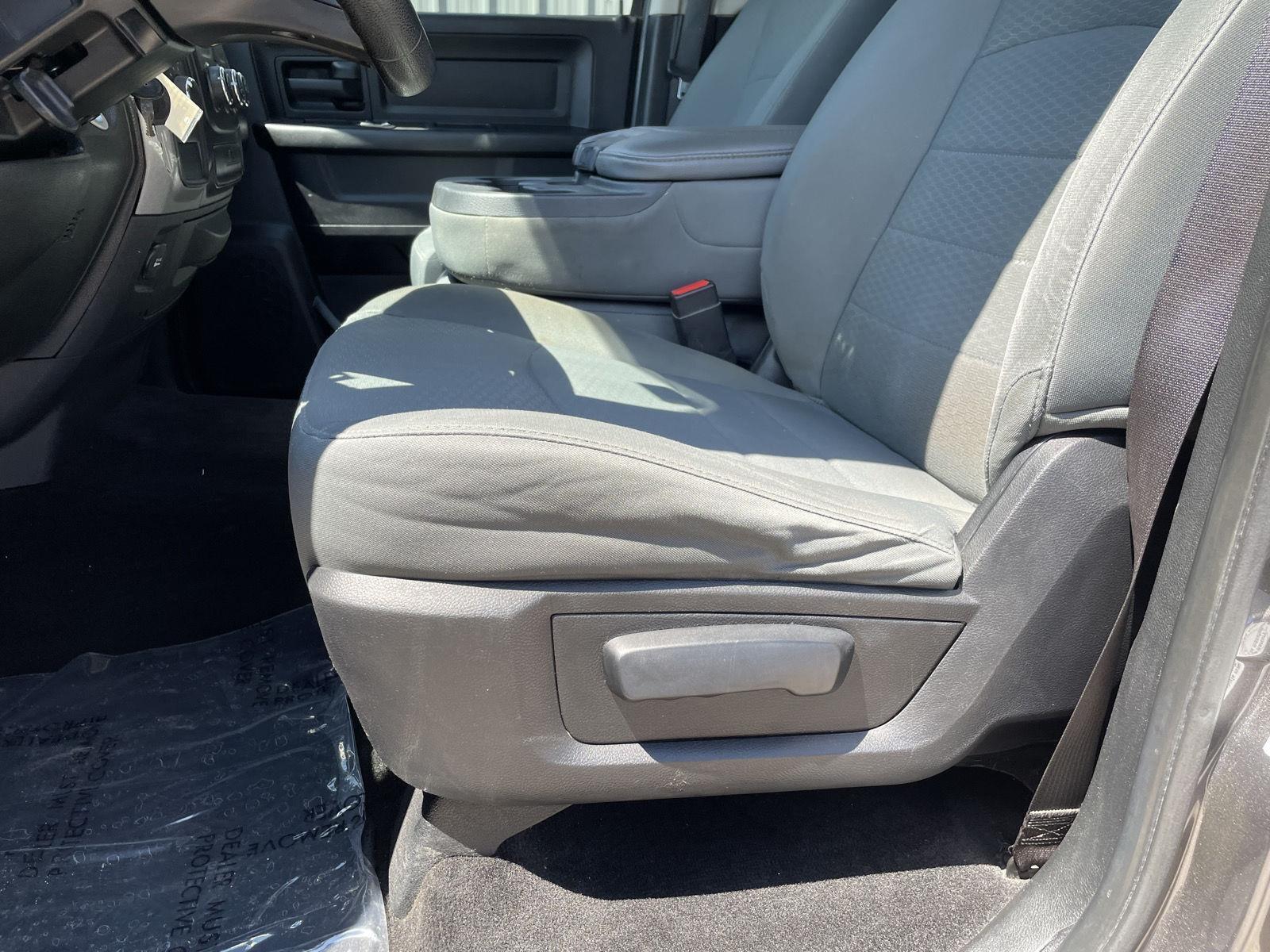 Vehicle photo 17