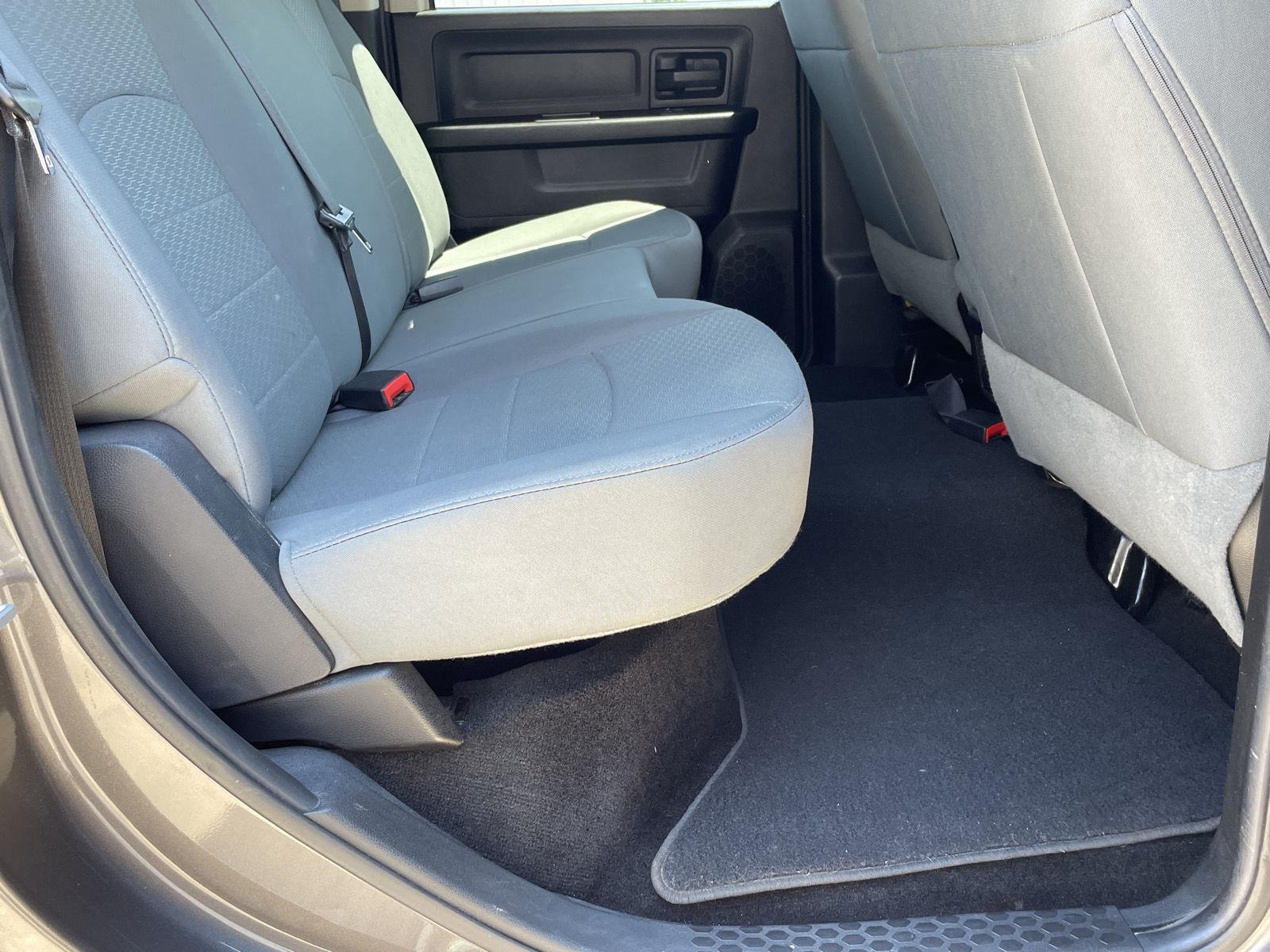 Vehicle photo 18