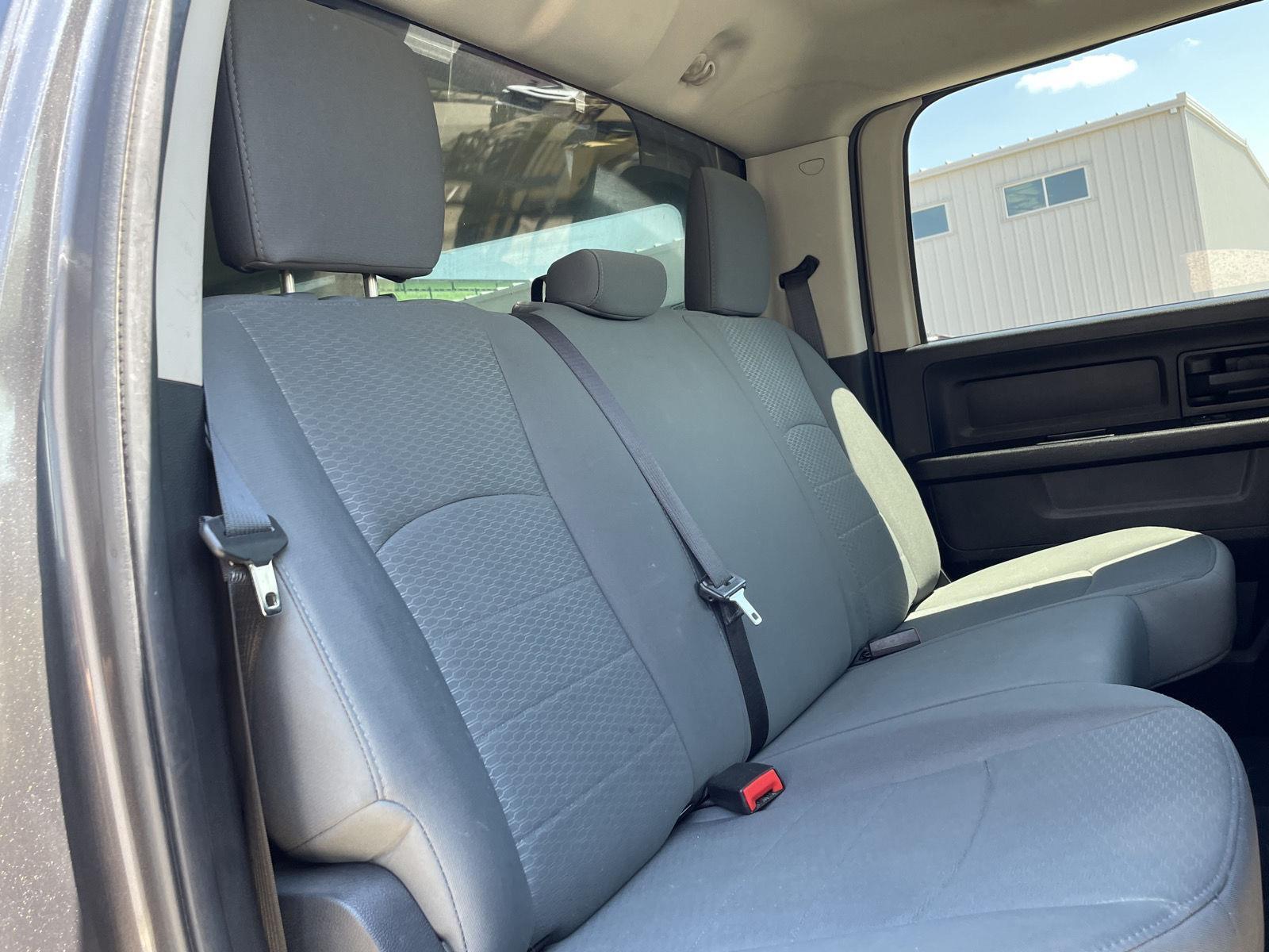 Vehicle photo 19