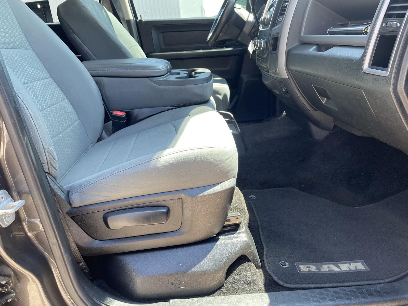 Vehicle photo 20