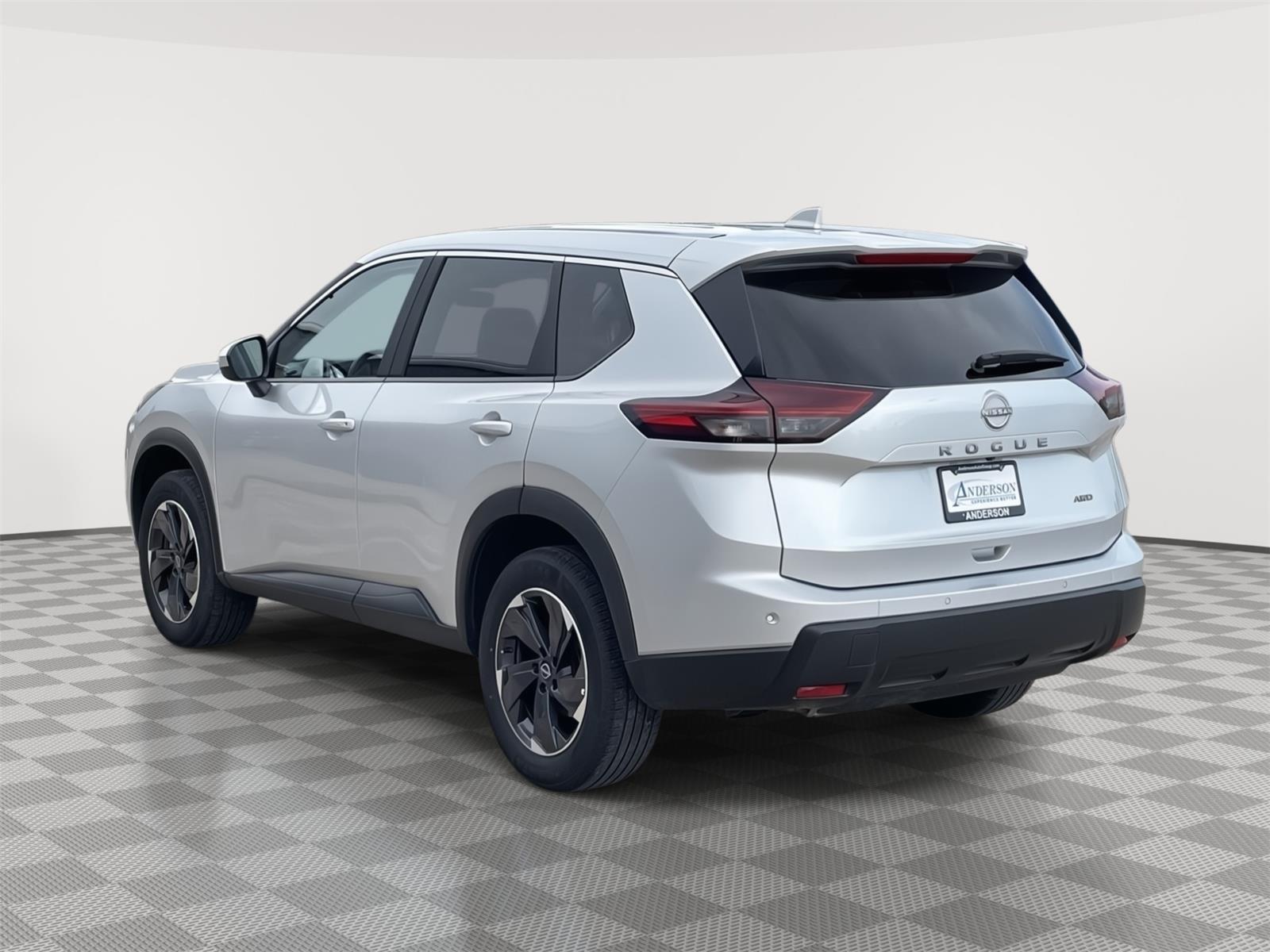 Vehicle photo 4