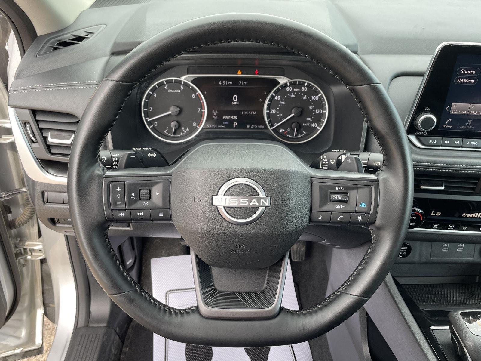 Vehicle photo 13