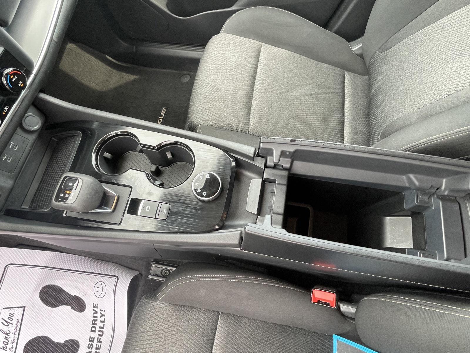 Vehicle photo 15