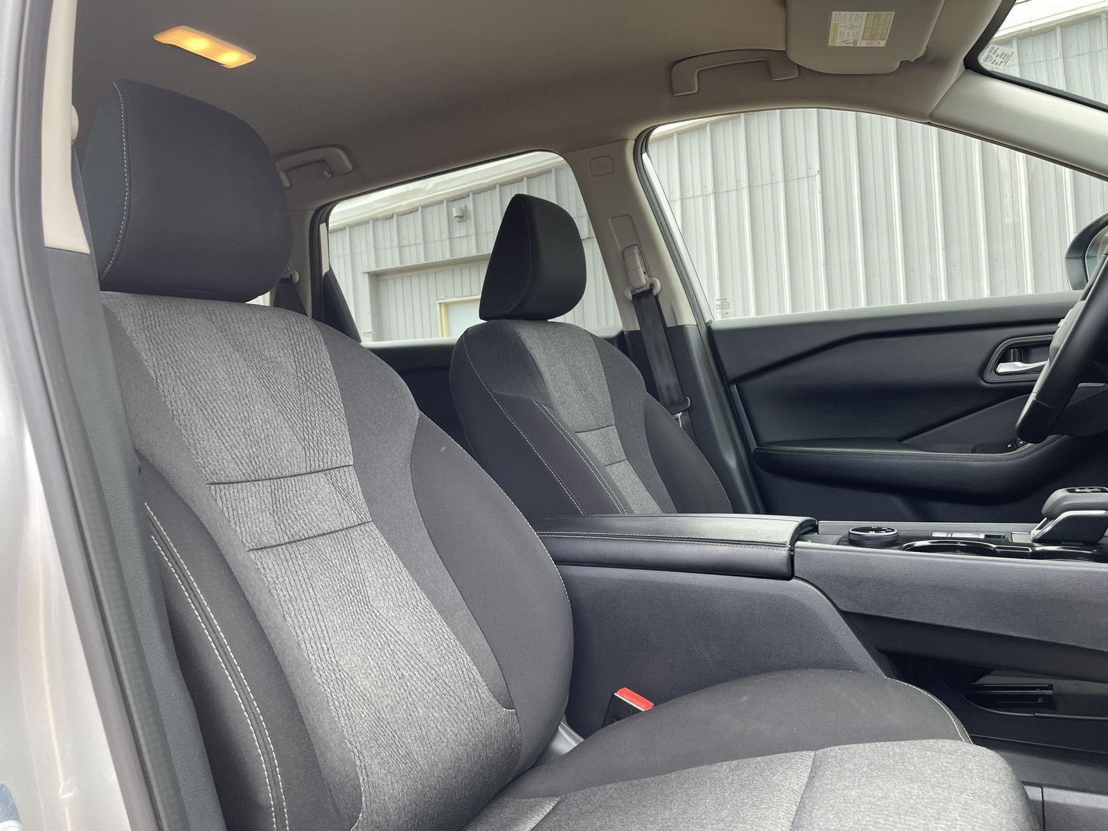 Vehicle photo 21
