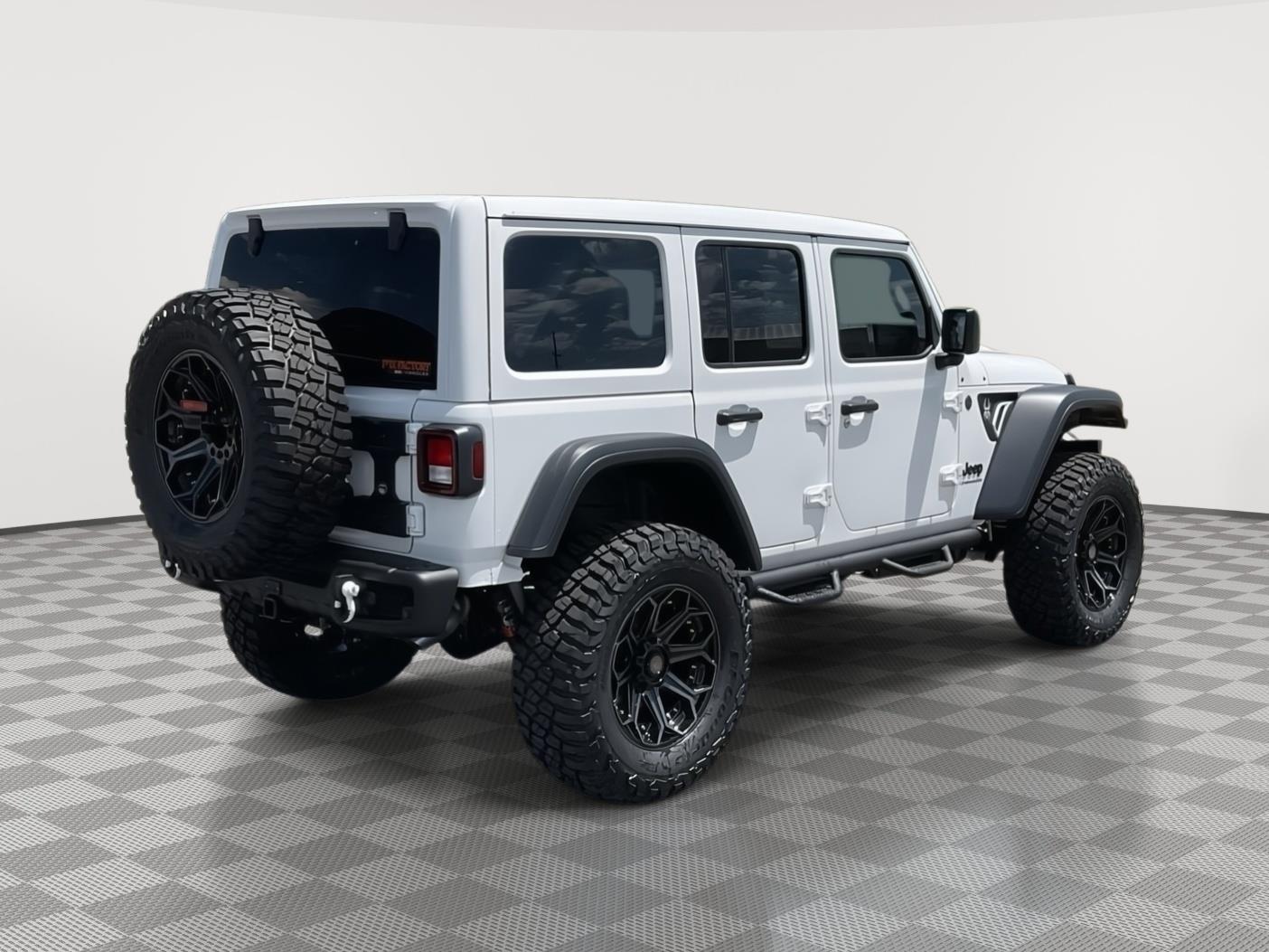 Vehicle photo 5