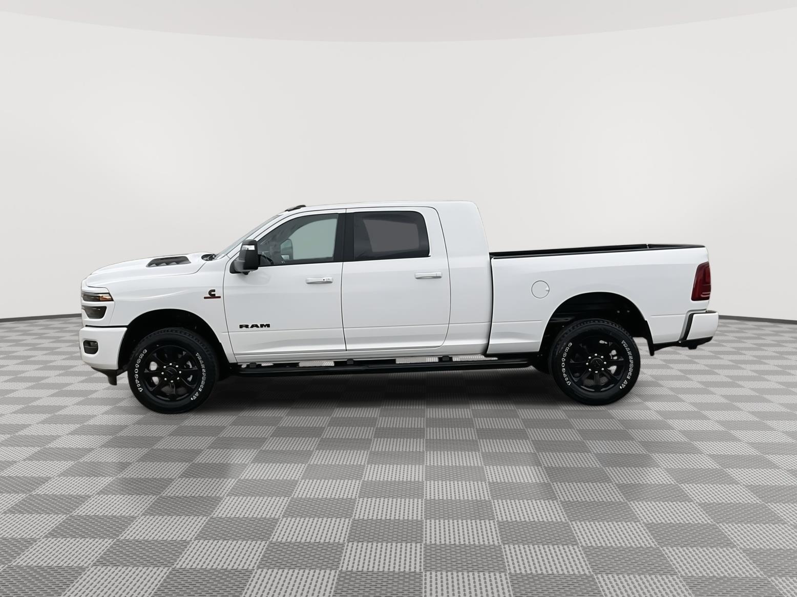 Vehicle photo 2
