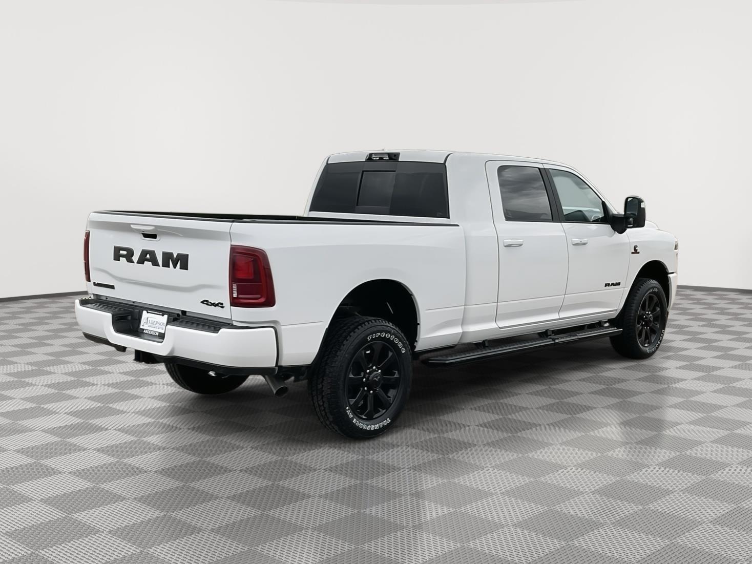 Vehicle photo 5