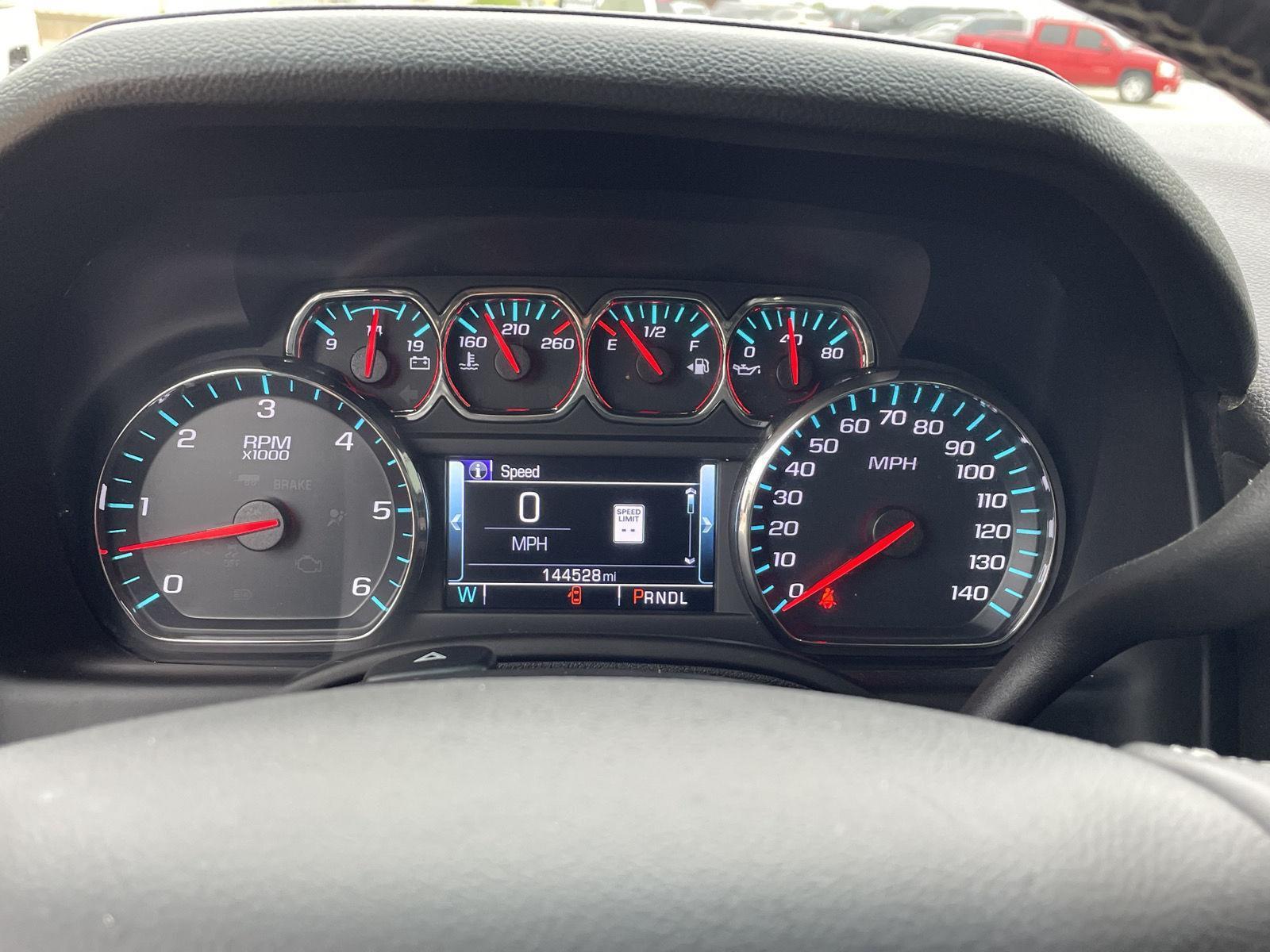 Vehicle photo 3