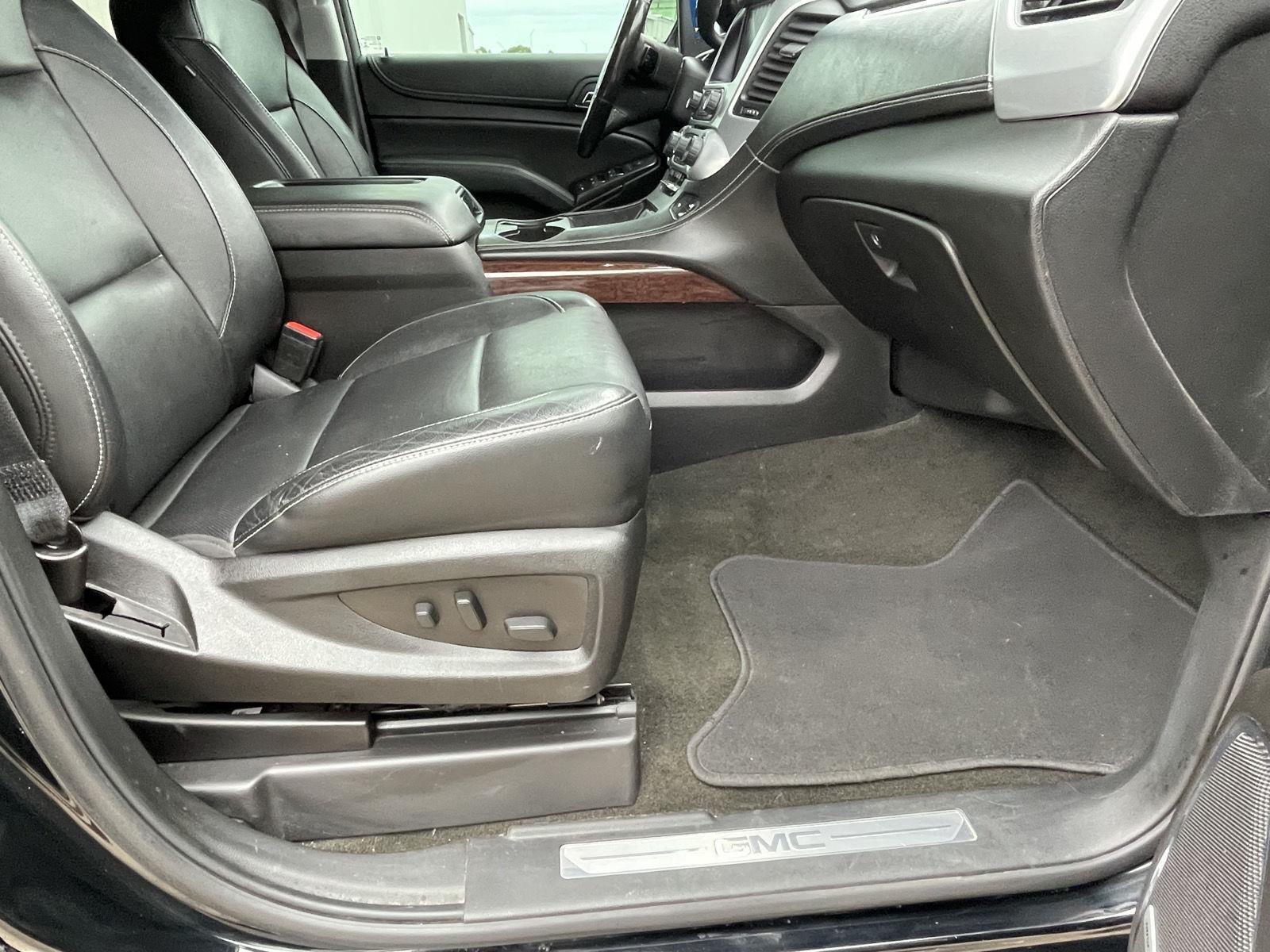 Vehicle photo 23