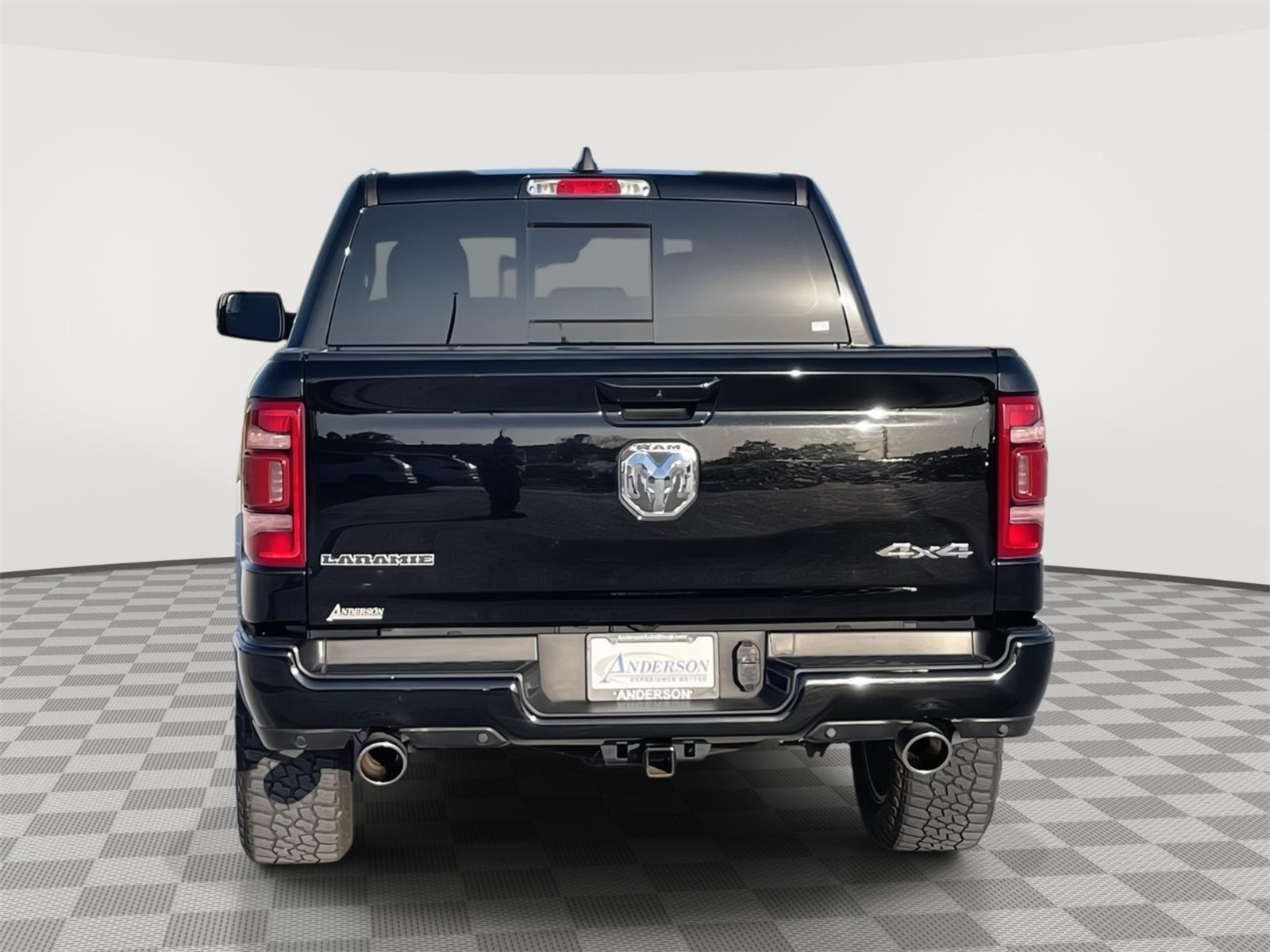 Vehicle photo 5