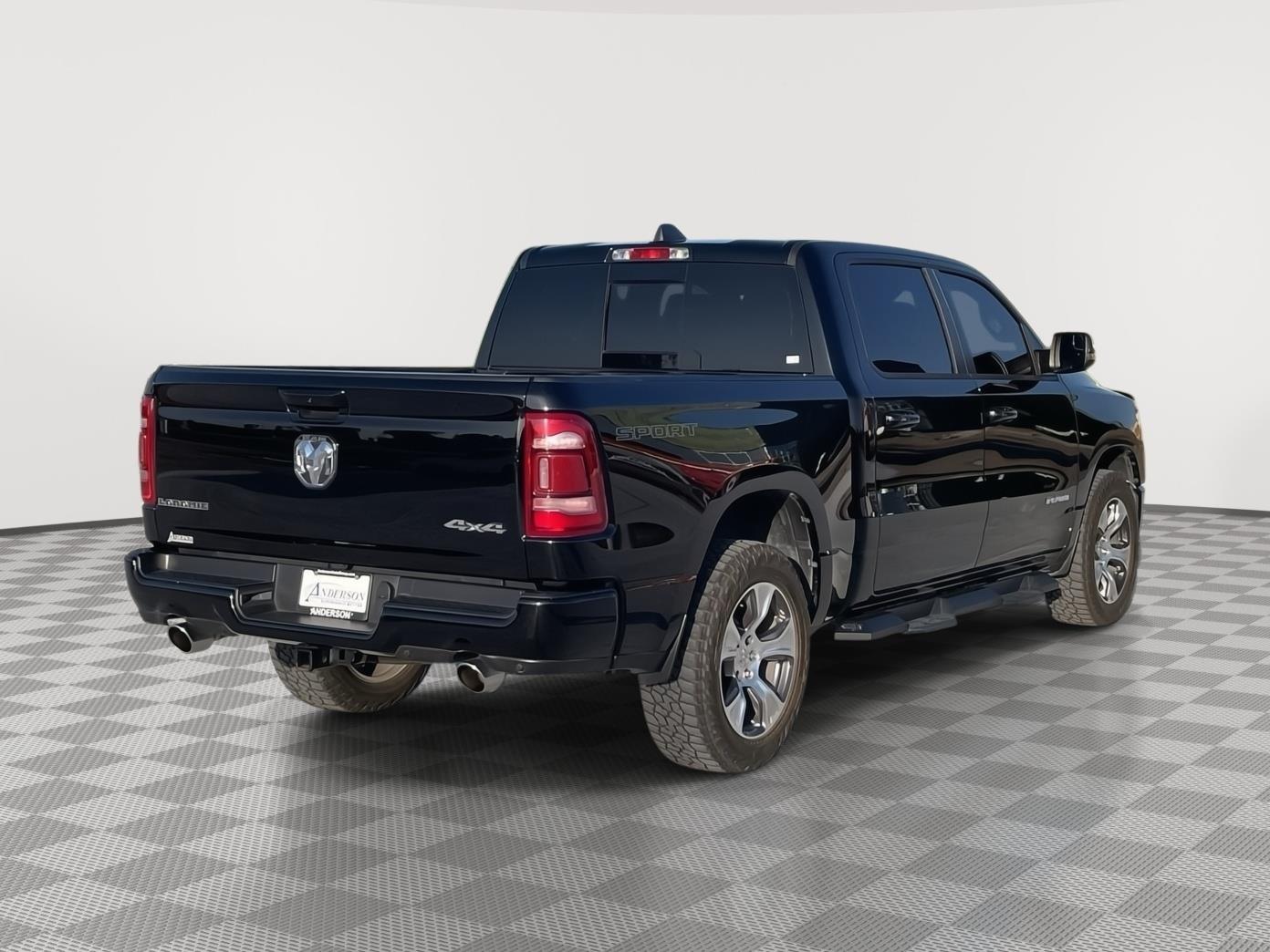 Vehicle photo 6