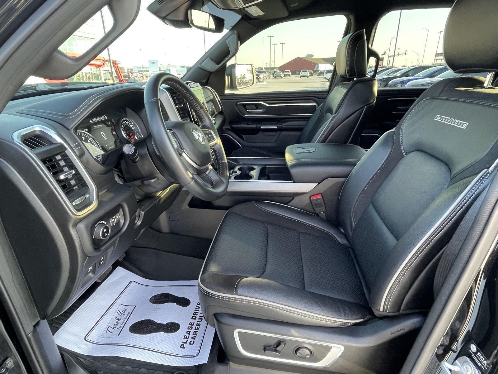 Vehicle photo 13