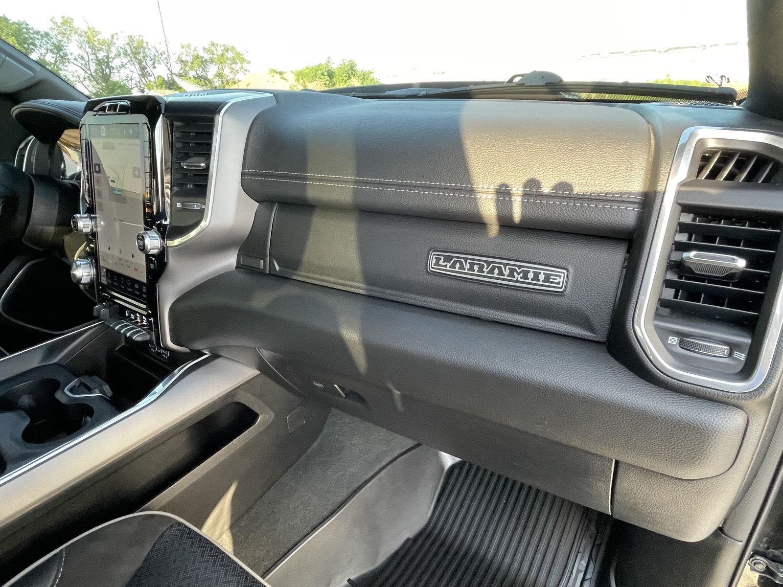 Vehicle photo 20