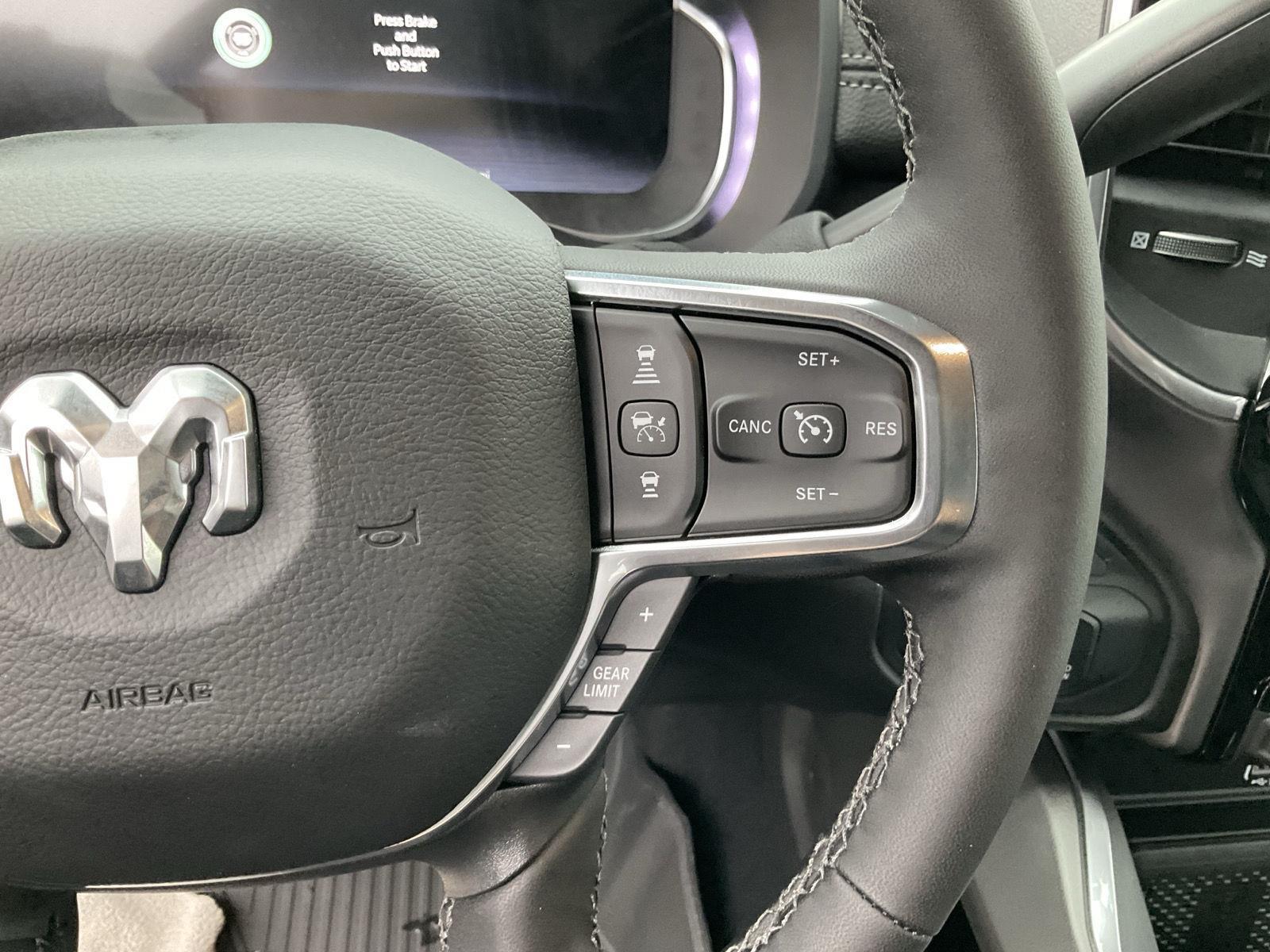 Vehicle photo 11