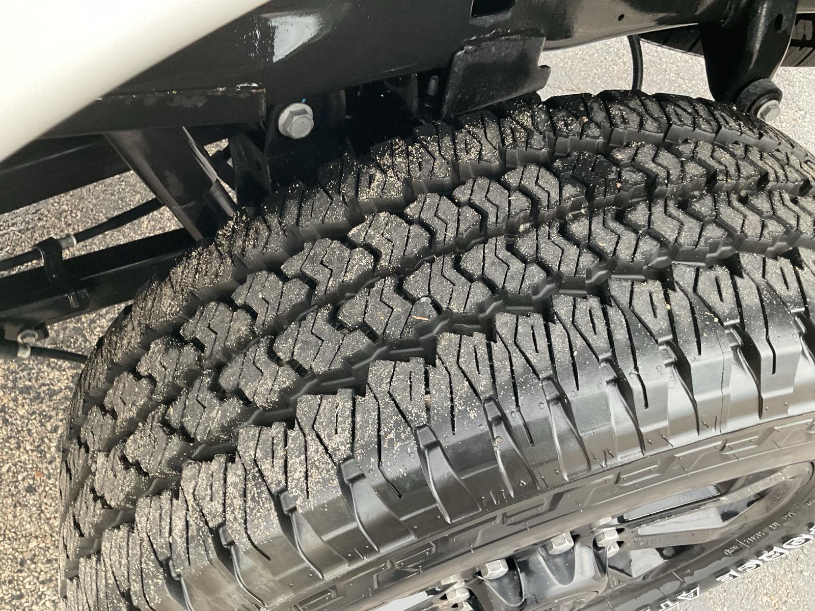 Vehicle photo 20