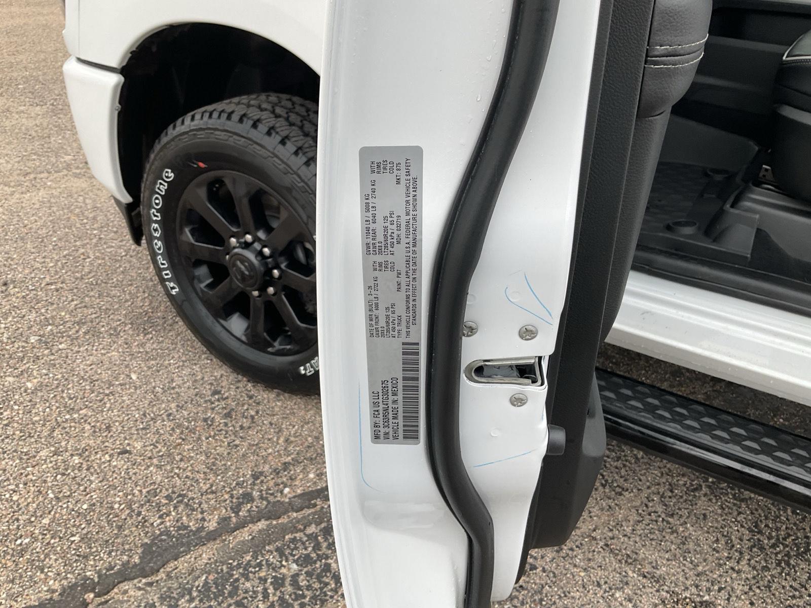 Vehicle photo 21
