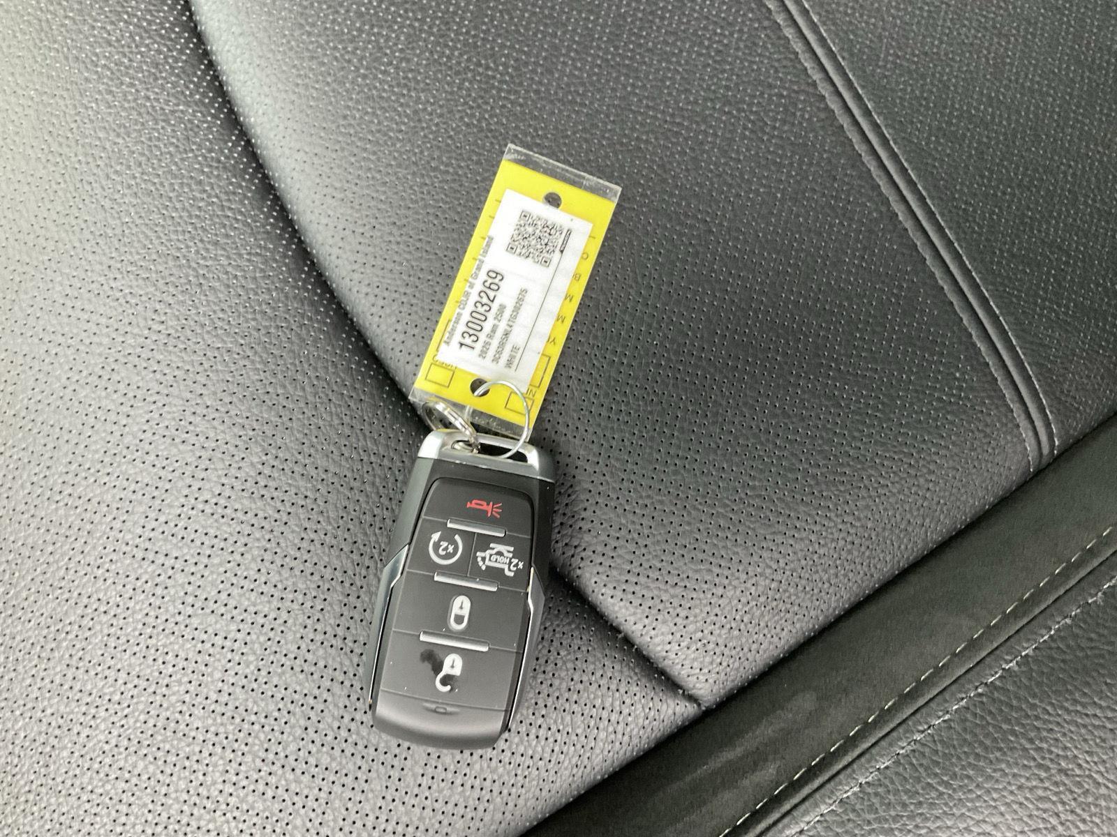 Vehicle photo 22