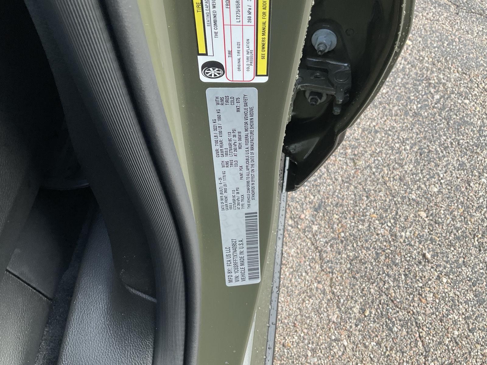 Vehicle photo 19