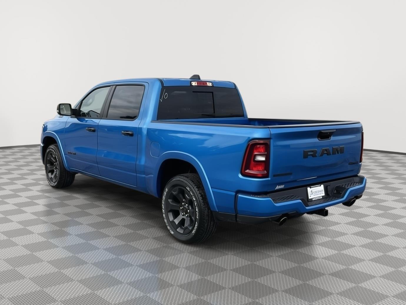 Vehicle photo 3