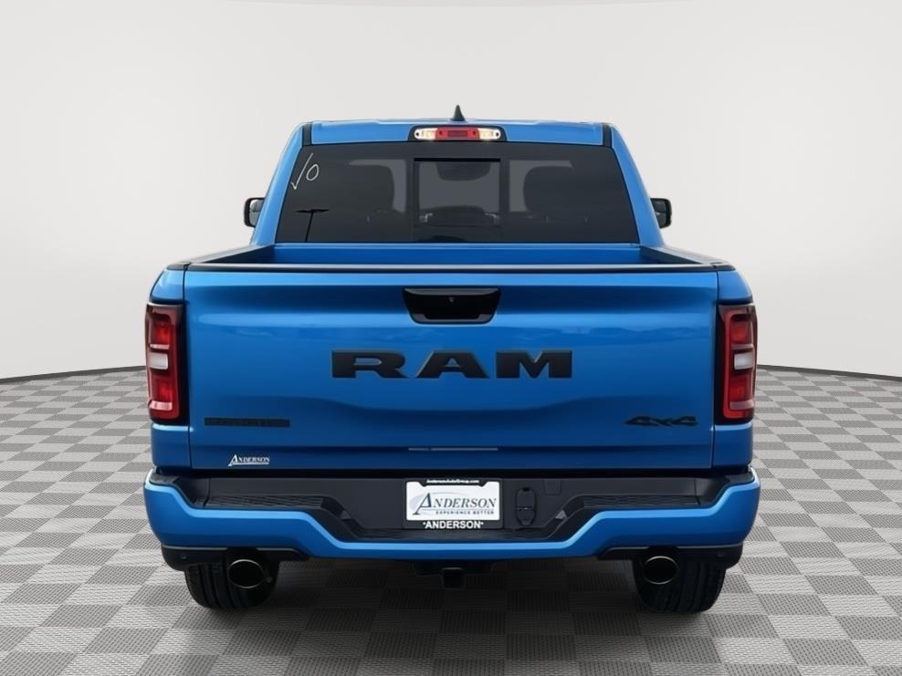 Vehicle photo 4