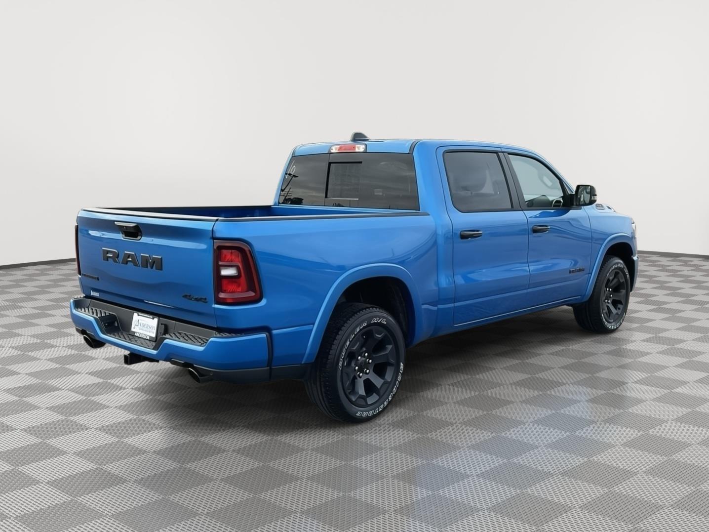 Vehicle photo 5