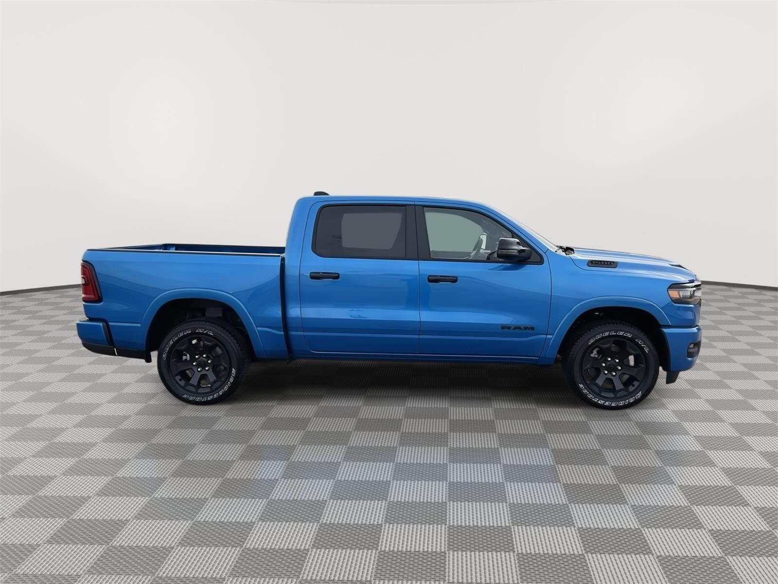 Vehicle photo 6