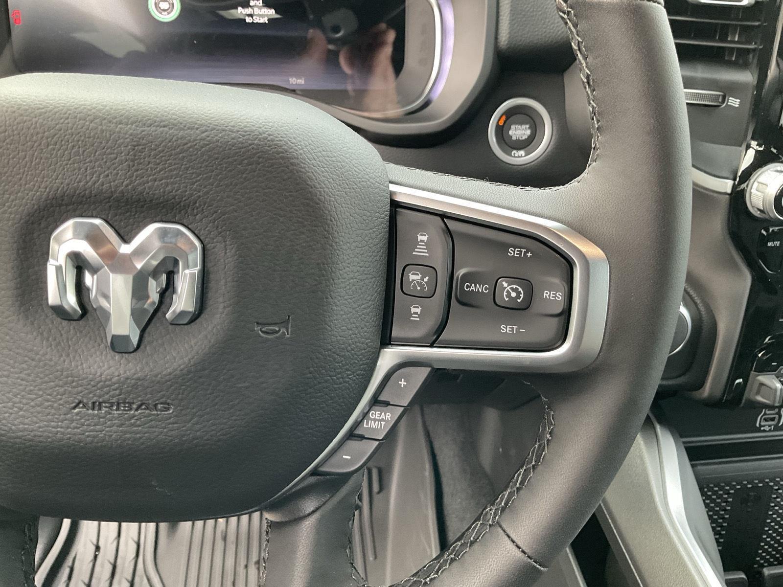 Vehicle photo 11