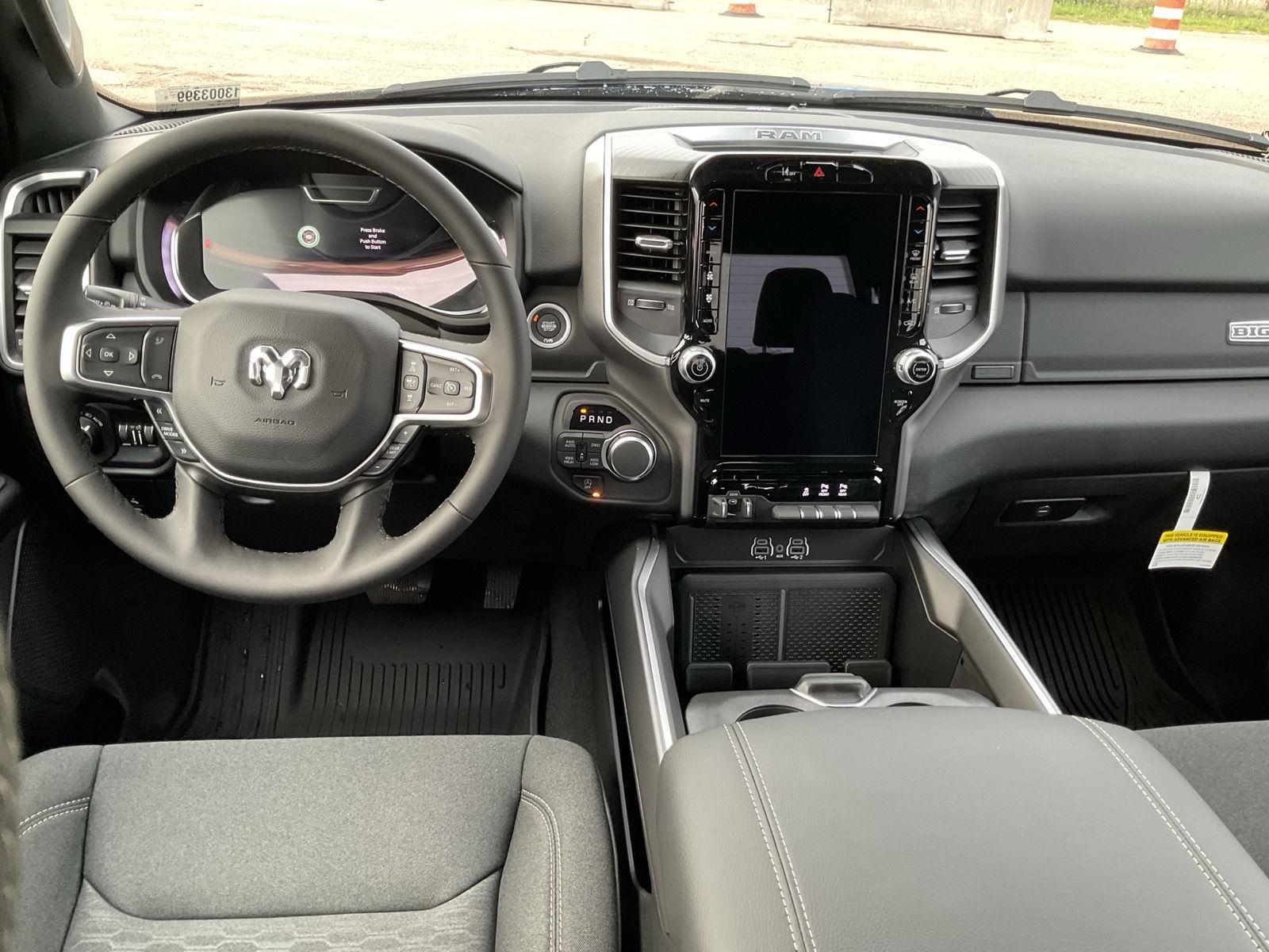 Vehicle photo 18