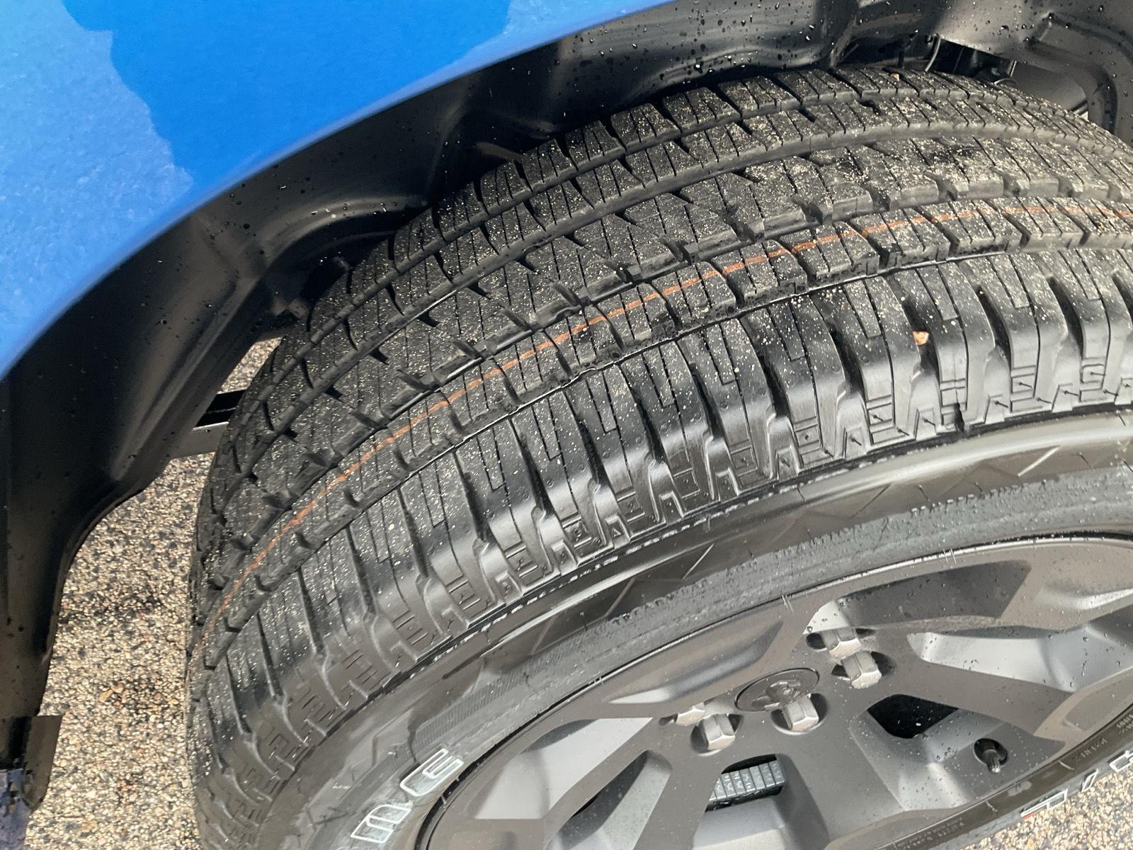 Vehicle photo 20