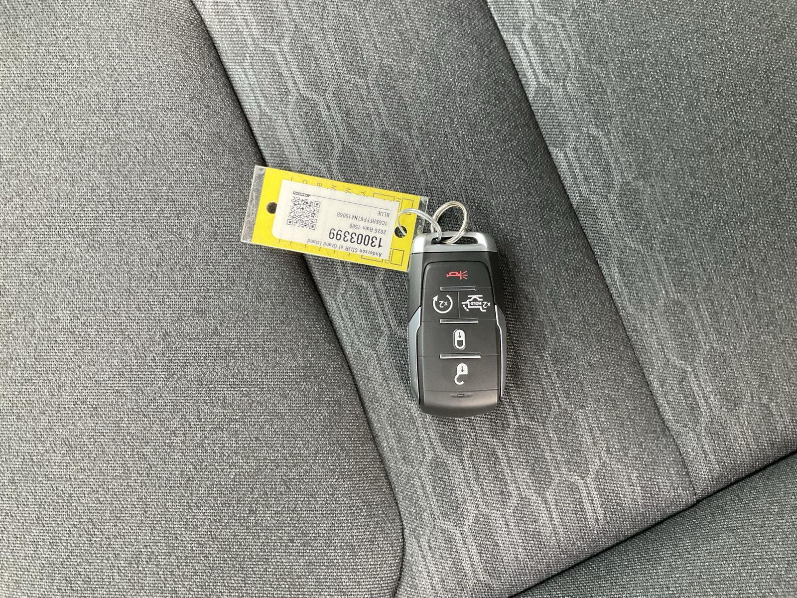Vehicle photo 22