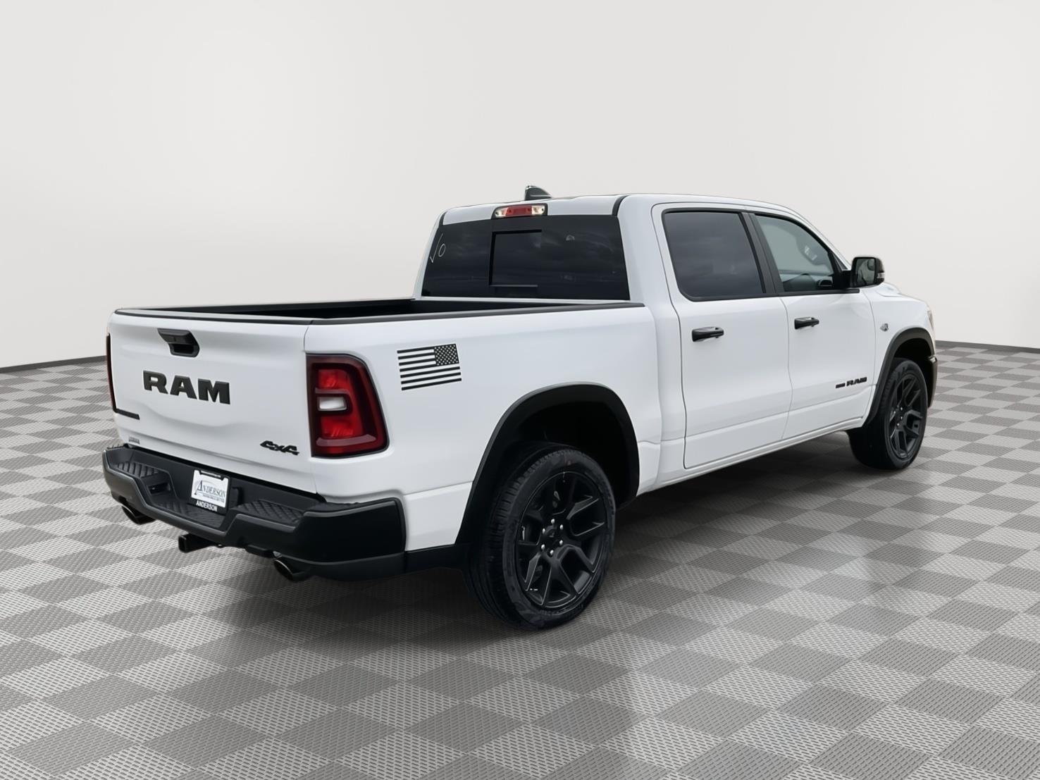 Vehicle photo 5
